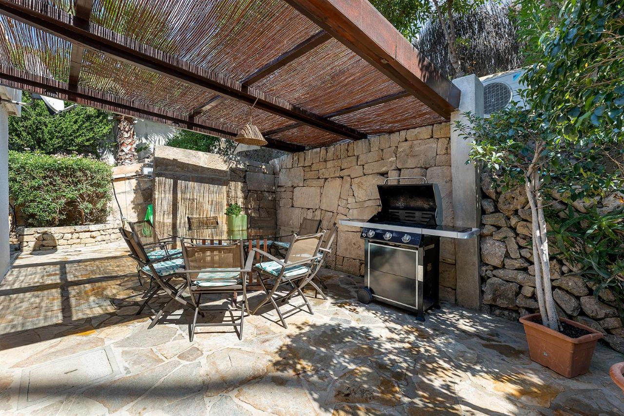 Es Balco, Over The Mediterranean Sea With Private Access Villa